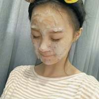 好久没看你的笑脸  又是十二 点了 我们踏着荆棘走下去，