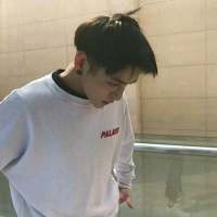 其实挺想你 只是你很好 我不想打扰 我能遇见你，也能送走