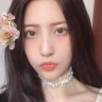 不够优秀倒也干净 总是在笑却快乐很少 ... 在人生的牌局中，发牌