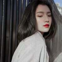 女头 美美哒 我以为我一直笑就不会