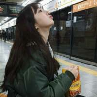 “得到不想要 想要得不到” 同龄的女生总比男生成