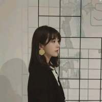 你那么爱笑 还是抵不