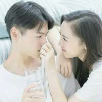 泪和酒混在一起灌进胃