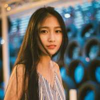 岁月不及你 坐上一朵花馨的希望，