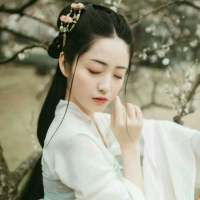 三两友人七八老酒十村踏遍一生还在 走自己的路，何必在乎