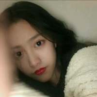 我想去你长大的地方 看看那里夜晚的天空 是...