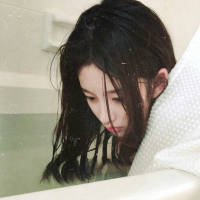 一派纯真 撞上南墙 一生热爱 回头太难 没有情绪，想淋雨想喝