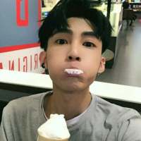 多幸运。 我的坚强隔在一道门外