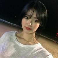 给我一点看得见的在乎 你宠溺的微笑不再属于