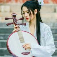 你眼中有柔情万种，如脉脉春风，冰雪也消融... 思想有多远，你就滚多