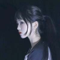 趁你还年轻去绿你想绿的人 两个人各怀心事相拥在