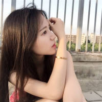 也许你只是喜欢大众口味 有时候，微笑纯属礼貌
