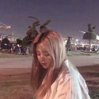 后来的我们什么都有了 却没有了我们 希望你一到夜里就失落