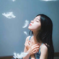 海并不深 怀念一个人比海还要深 直至谁以饮管的姿态出