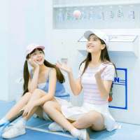 山月不知心底事. 三个人走在一起总有一