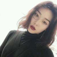 我想去你长大的地方 看看那里夜晚的天空 是...
