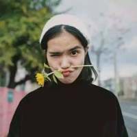 我喜欢一无所有的感觉，就像死了一样干净 我会借着时光的声音去