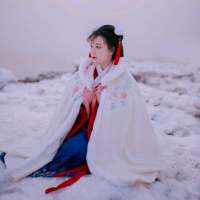 繁华尽处 寻一处无人山谷建一木制小屋铺... 我就是那种你常陪我我