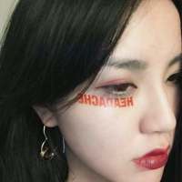 世界好宽 让孤单变得好满 我要赚很多的钱，去买