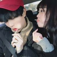 洛