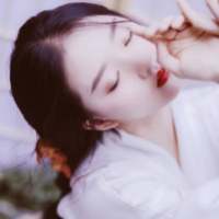 你从远方走来，恰逢我