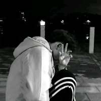 我也不想丧 可我没快乐 窗外，车流穿息，却带