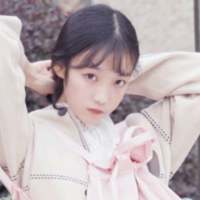 沈幼词:外婆说，要挑最宽敞最亮堂的路走。 在看不见的角落里，阳