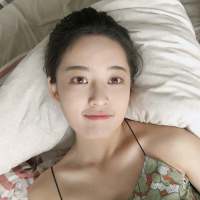 现在的女孩子都是 亲人面前小清新 外人面... 终于放过你也放过自己