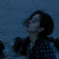 我有香烟和美酒你跟不