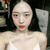 给我一点看得见的在乎 你宠溺的微笑不再属于