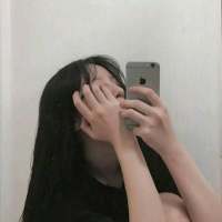 感情让我难过 生活也不放过我. 我莫名其妙地笑了，原