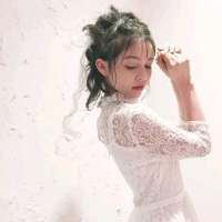 无人问津的渡口总是开满野花 就像我爱你却... 梦里梦见她梦他，醒了