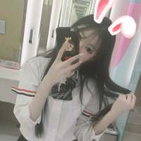 你那么爱笑却还是抵不过内心的四处荒芜 一生落魄，最爱自己。