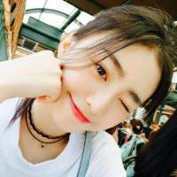 "别把谁想的多好  也别把谁想的多坏... 感情这东西伤人太深。