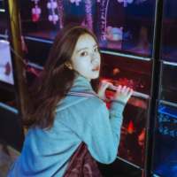 与君初相识犹如故人归 多年以后，我不小心哼