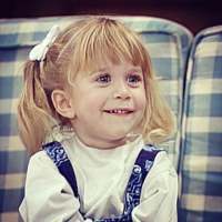 你经过我身旁?像鹿穿过花岗?风吹开一枝... 永远不要因为新鲜感扔