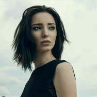 艾玛·杜蒙特Emma Dumont