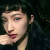 每天一更 女头奉上 你喜欢看着电脑发呆，