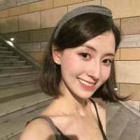 以前耳朵馋 话和歌都贪婪 现在嘴巴怂 想... 原以为我们慢慢的走，
