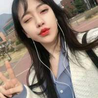 我还是一个人，可是我不想一个人。 再也碰不到那个与我相
