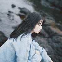就是突然很想你 没有理由 非常想 我冰冷的双手，连触摸