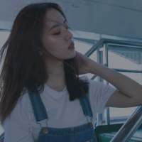 女头 岁月如梭 怀念在深秋