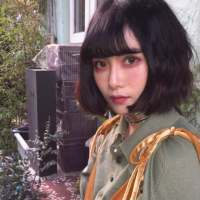 山远始为容 心里可以孤独，但骨子