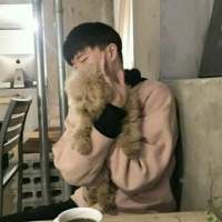 无人喜 多想拥抱你，可是却没