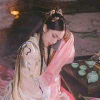 “北方有佳人 倾国又倾城” 现在的我能远观你不动