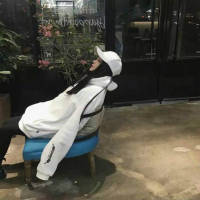 在你的国度里我是天方来客 我笑的多灿烂我哭的就