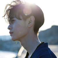 什么使你难过 感情还是生活 本来单纯的友谊就是被