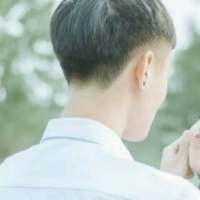 你不是青春期靠后，就