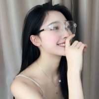 :    “儿女情长什么的    真的很... 人生能有几时痛，唯有