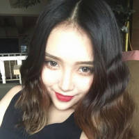 放弃一个错的人终究是件好事 甜蜜爱情签名：她拿着